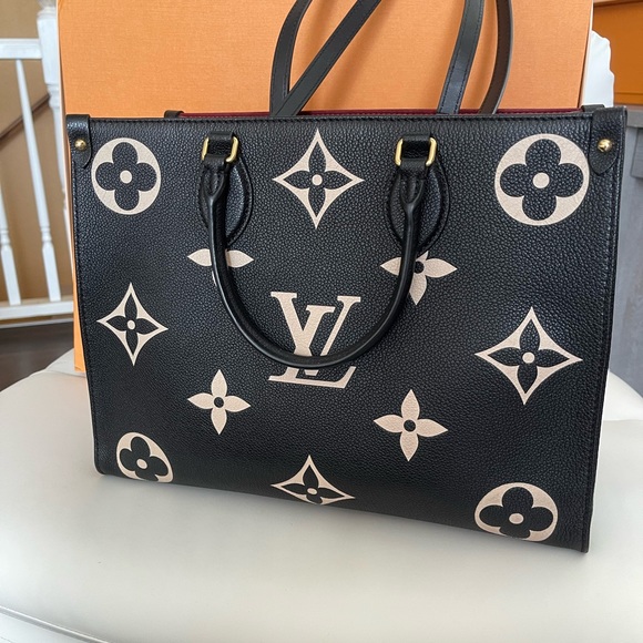 Louis Vuitton  OnTheGo MM - Picture 2 of 9